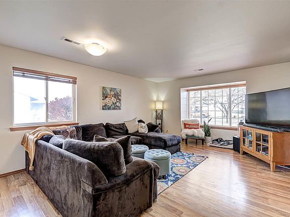 4th image of 2509 S Highlands Blvd