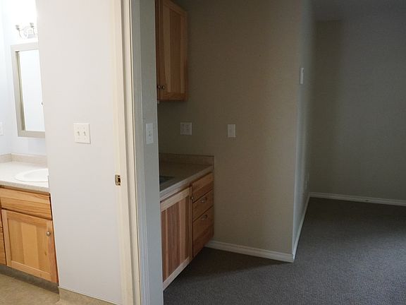 4th image of 1705 Resurrection Blvd