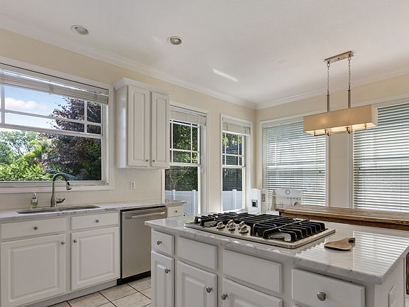 5th image of 2912 Bayshore Vista Dr