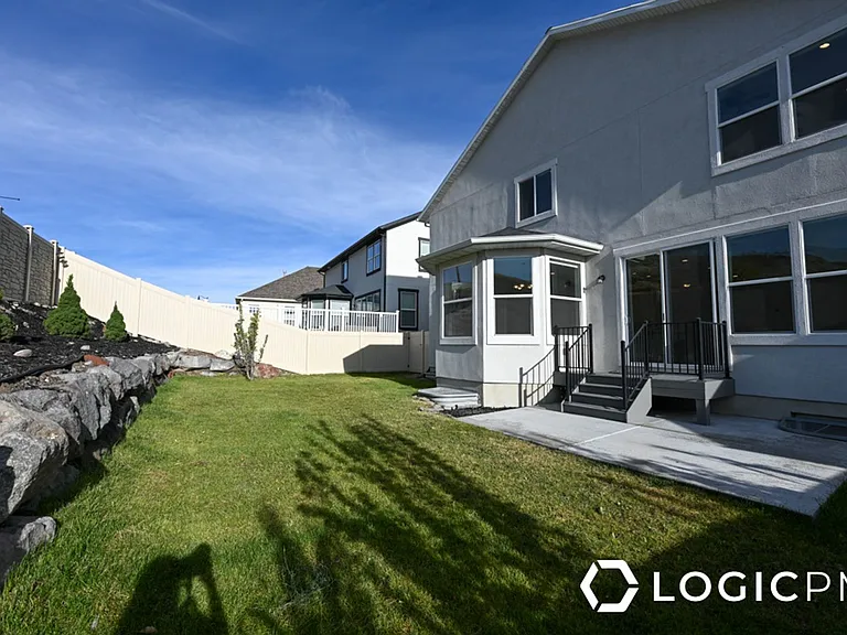 4903 W Upper Bend Dr — Photo 2