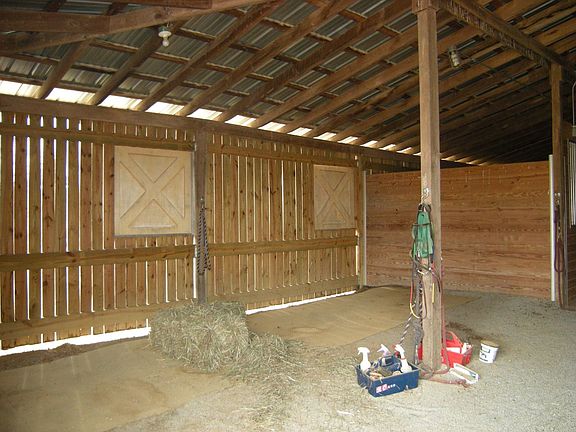 Interior 9 stall barn