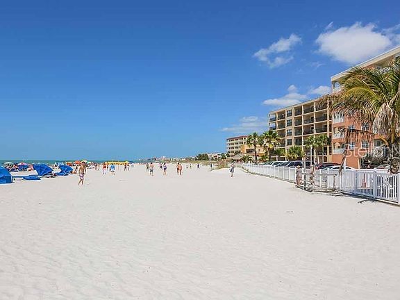 4th image of 13101 Gulf Blvd #1707