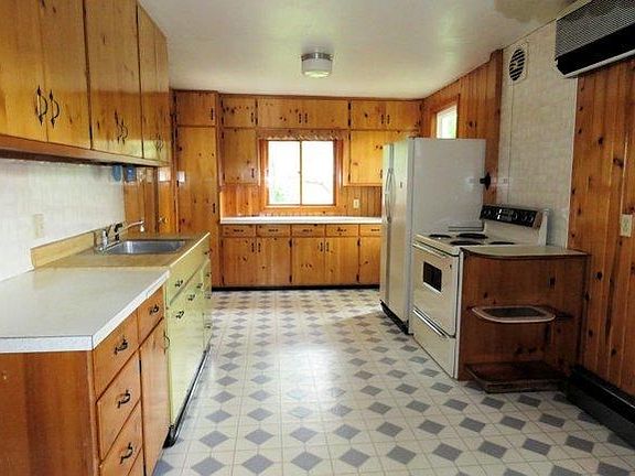 3rd image of 361 Furnace St