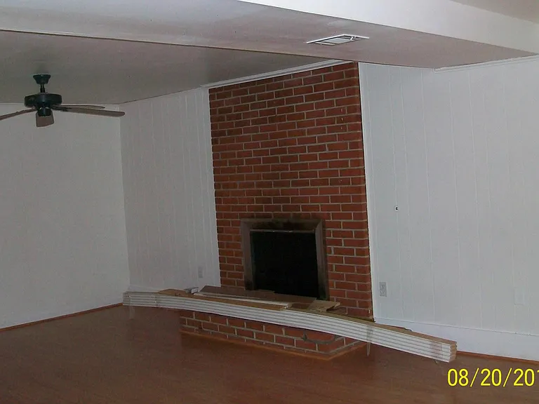 4419 Kentmore Dr — Photo 14