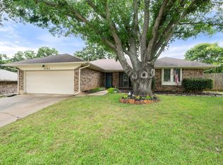 5504 Forest Bend Dr, Arlington, TX 76017