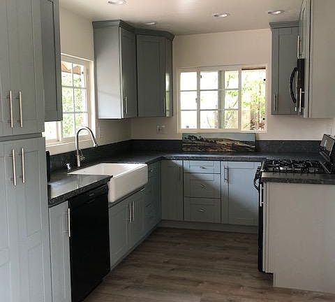 Brand new kitchen, gas stove, LG refrigerator