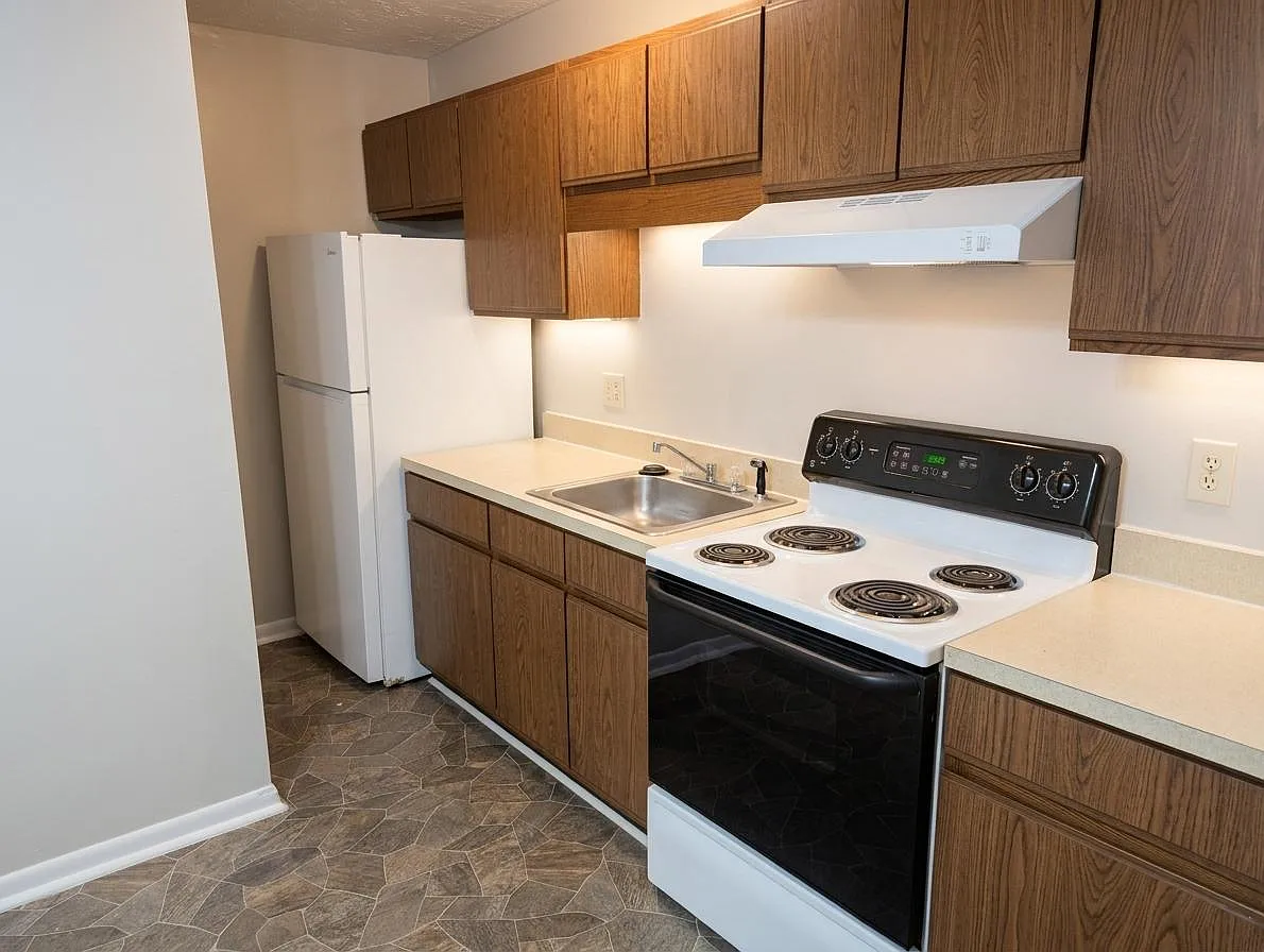 Unit Photo - 21 W 6th St