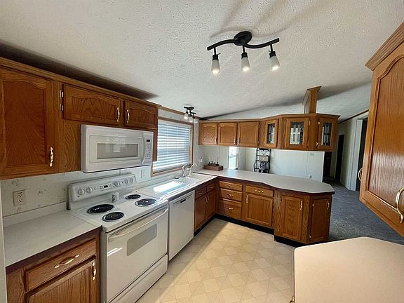 2nd image of 1542 E County Road 550 S