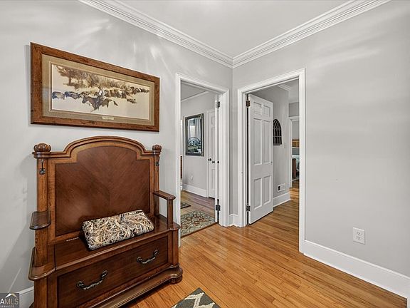 3rd image of 333 W Main St