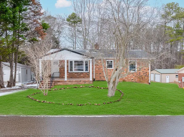 24 Pine St, Franklinton, NC 27525