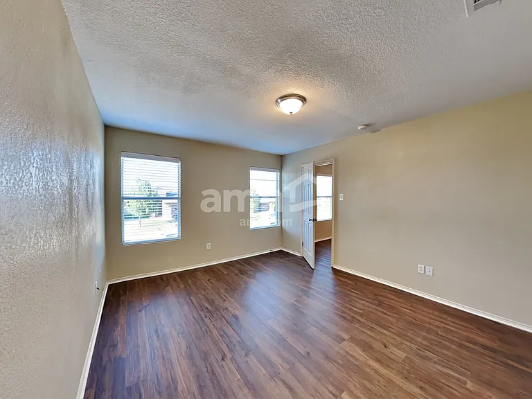 9829 Sparrow Hawk Ln — Photo 13