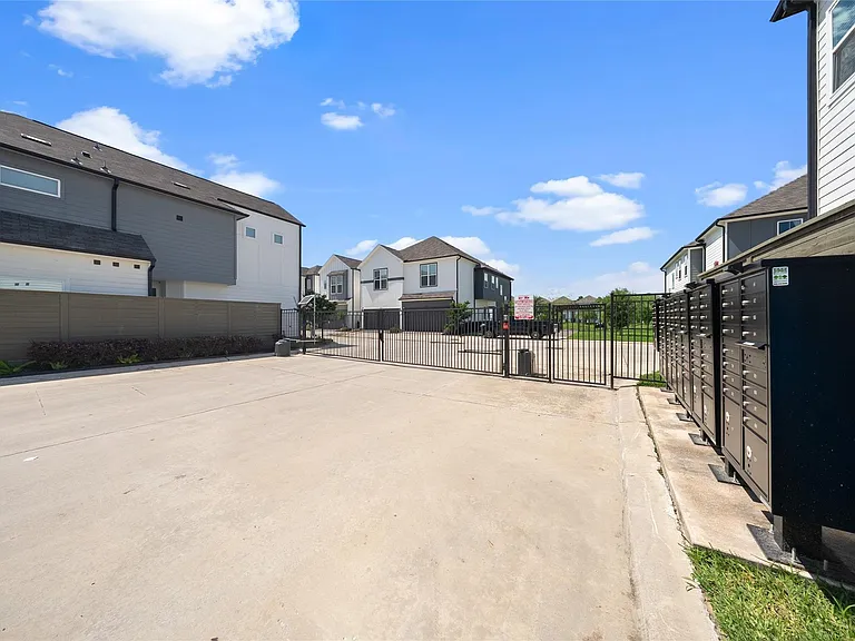 2309 Silva Park Ln — Photo 25