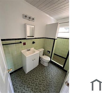 5th image of 2624 W Highland Ave