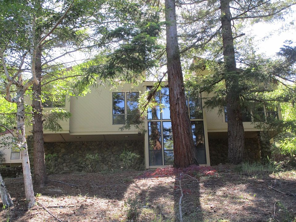 View of the exterior front of the home