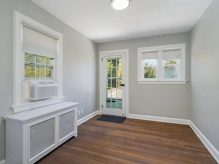 79 Edgewood Ave — Photo 10