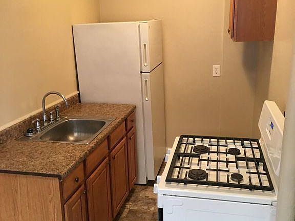 5th image of 3820 Walnut St APT 203