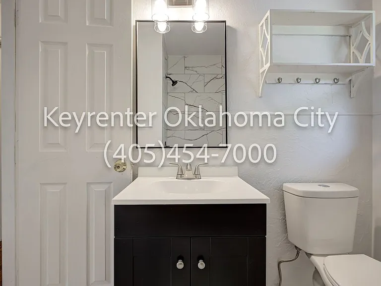 1520 Rowena Ln — Photo 19