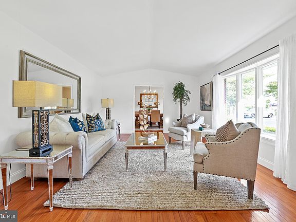 4th image of 109 Twin Lake Dr