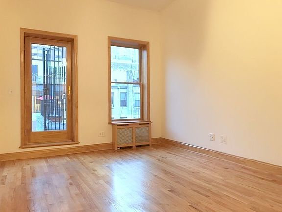 3rd image of 68 W 69th St APT B