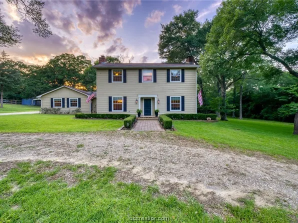 5360 Deer Ln, Brenham, TX 77833