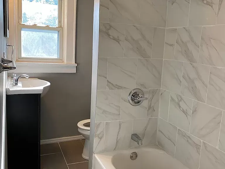 320 Livingston St #2 — Photo 13