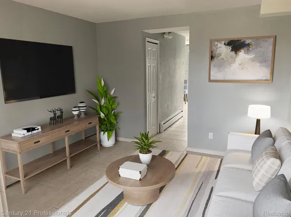 113 Floral Ave, Mount Clemens, MI 48043