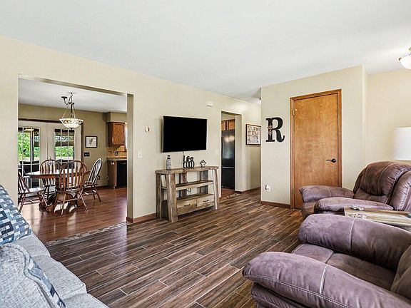 3rd image of 20221 Partello Rd