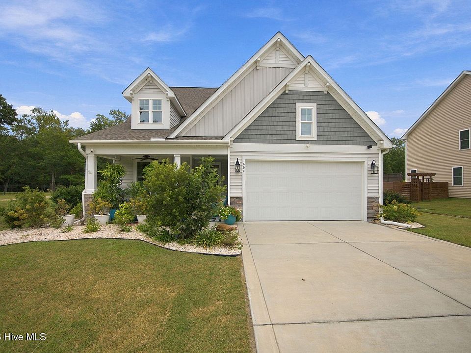 1st image of 604 Sanctuary Point SW