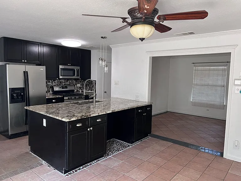 6234 Pancho Villa Dr — Photo 9