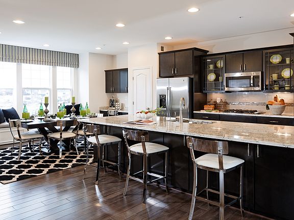 Gorgeous gourmet kitchen