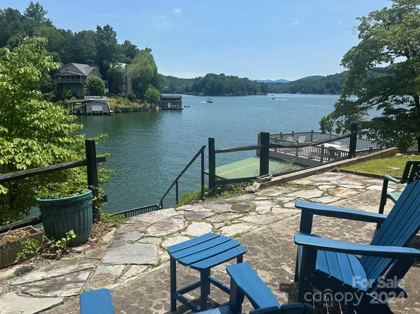 262 Thomas Dr, Lake Lure, NC 28746