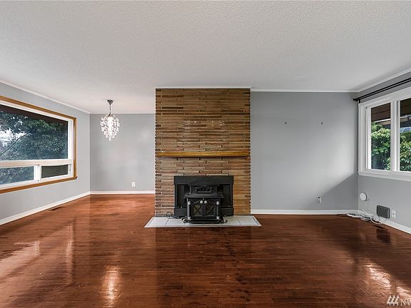5th image of 12932 26th Ave S