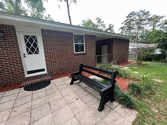 3rd image of 1913 Sunset Ln