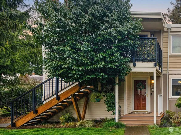 12720 NE 120th Street #I3, Kirkland, WA 98034