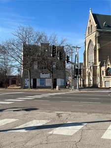 2711 Gravois Ave, Saint Louis, MO, 63118