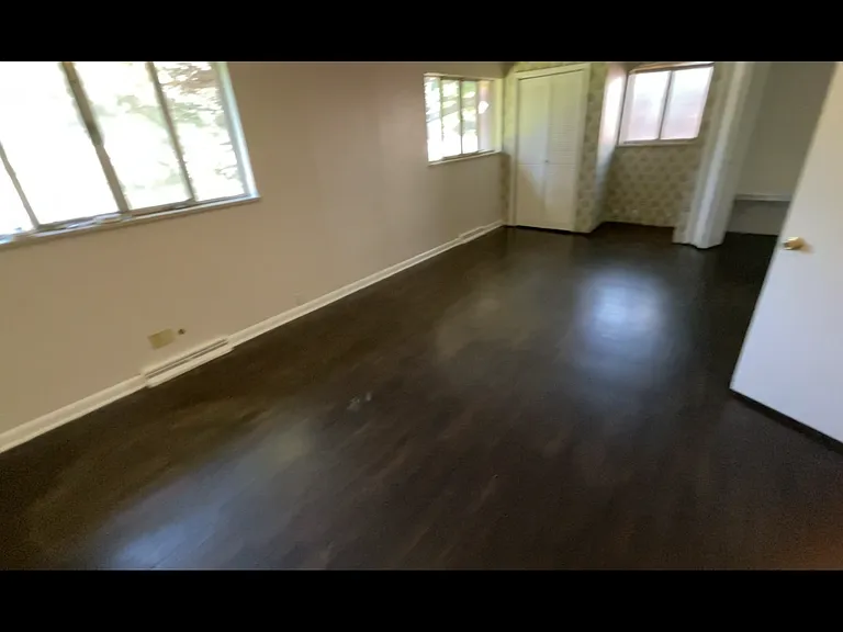 Upstairs Dorm Room - 250sqft