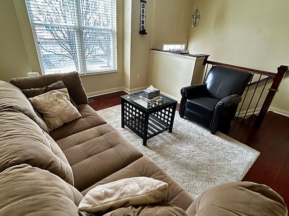 3rd image of 340 Modesta Rd