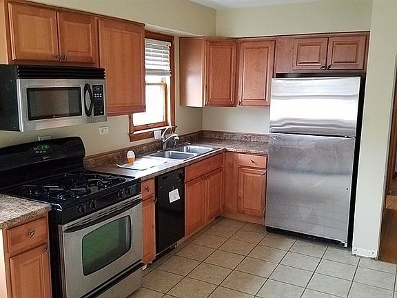 3rd image of 9009 S Albany Ave