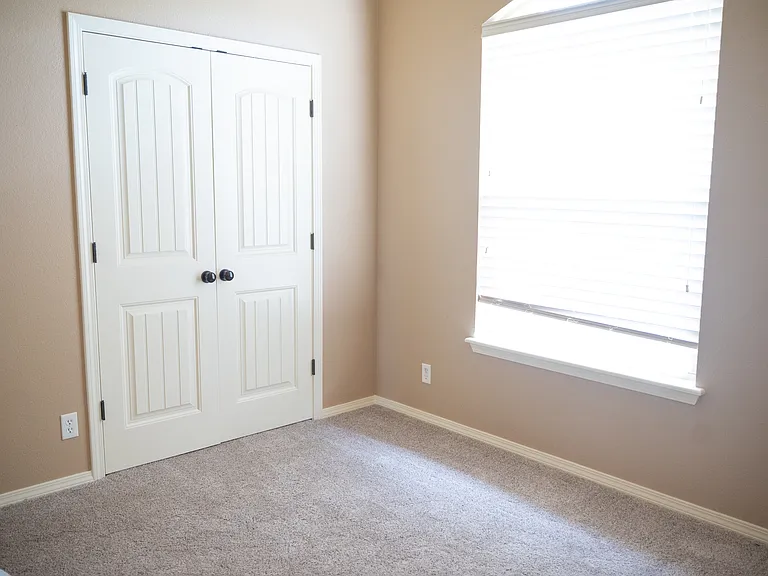 8328 S Gardenia Ave — Photo 19