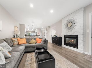 8850 Ashgrove House Ln APT 101, Vienna, VA 22182