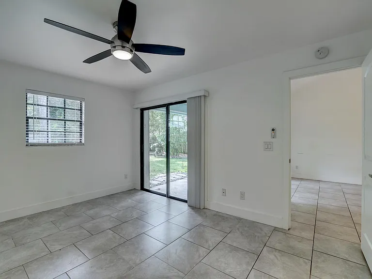 5770 SE Wilsie Dr — Photo 10