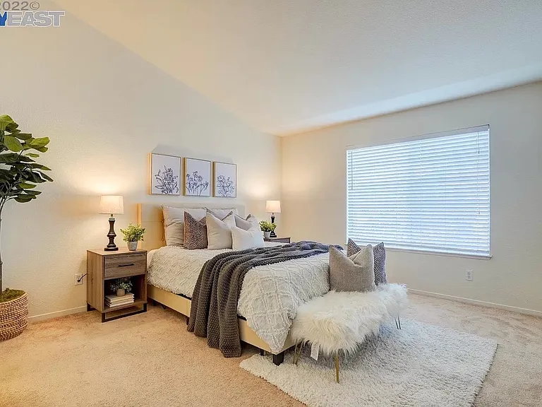 203 Swan Ct #203 — Photo 10