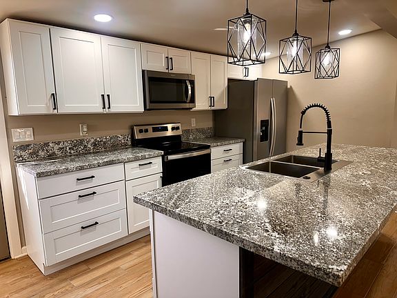 3rd image of 1302 S Treat Ave