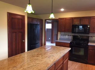 225 Skyland Way, Deerfield, WI 53531