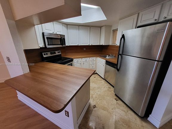 4th image of 8225 Lake Dr APT 405
