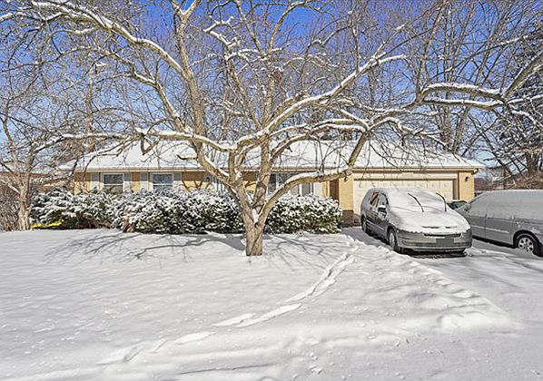 1st image of 402 W Hackberry Dr