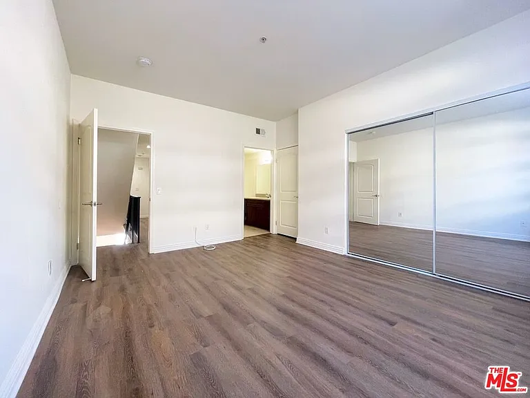 429 S Saint Andrews Pl #2 — Photo 6