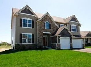 1206 White Lake Dr, Antioch, IL 60002