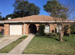 7737 Woodbine Dr, New Orleans, LA 70126