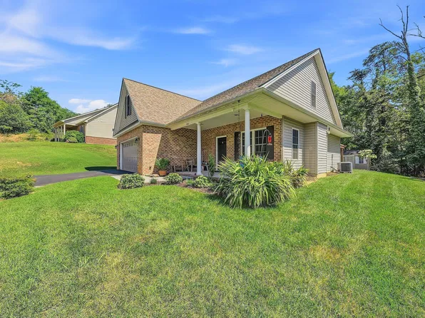 1062 N Mill Rd, Salem, VA 24153